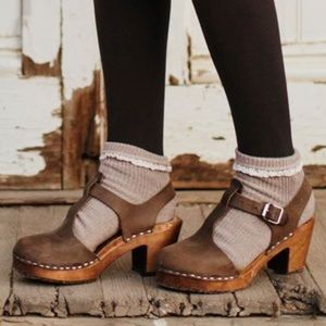 Lotta from Stockholm Highwood T-bar Taupe Clogs